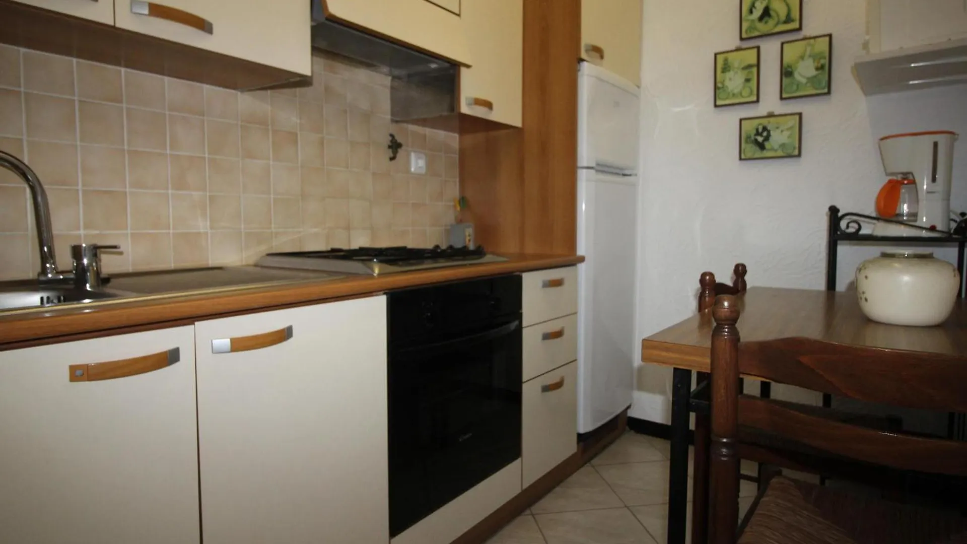 Grifeu 4 - Apartamento Situado Muy Cerca De La Playa De Cap Ras, Para 4 Personas - Es-228-194 Llança
