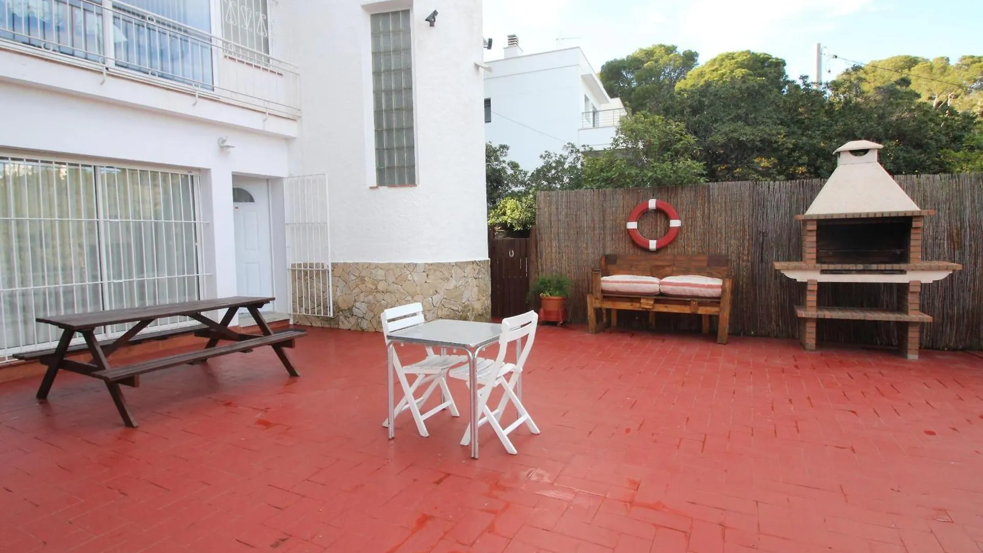 Grifeu 4 - Apartamento Situado Muy Cerca De La Playa De Cap Ras, Para 4 Personas - Es-228-194 Llança