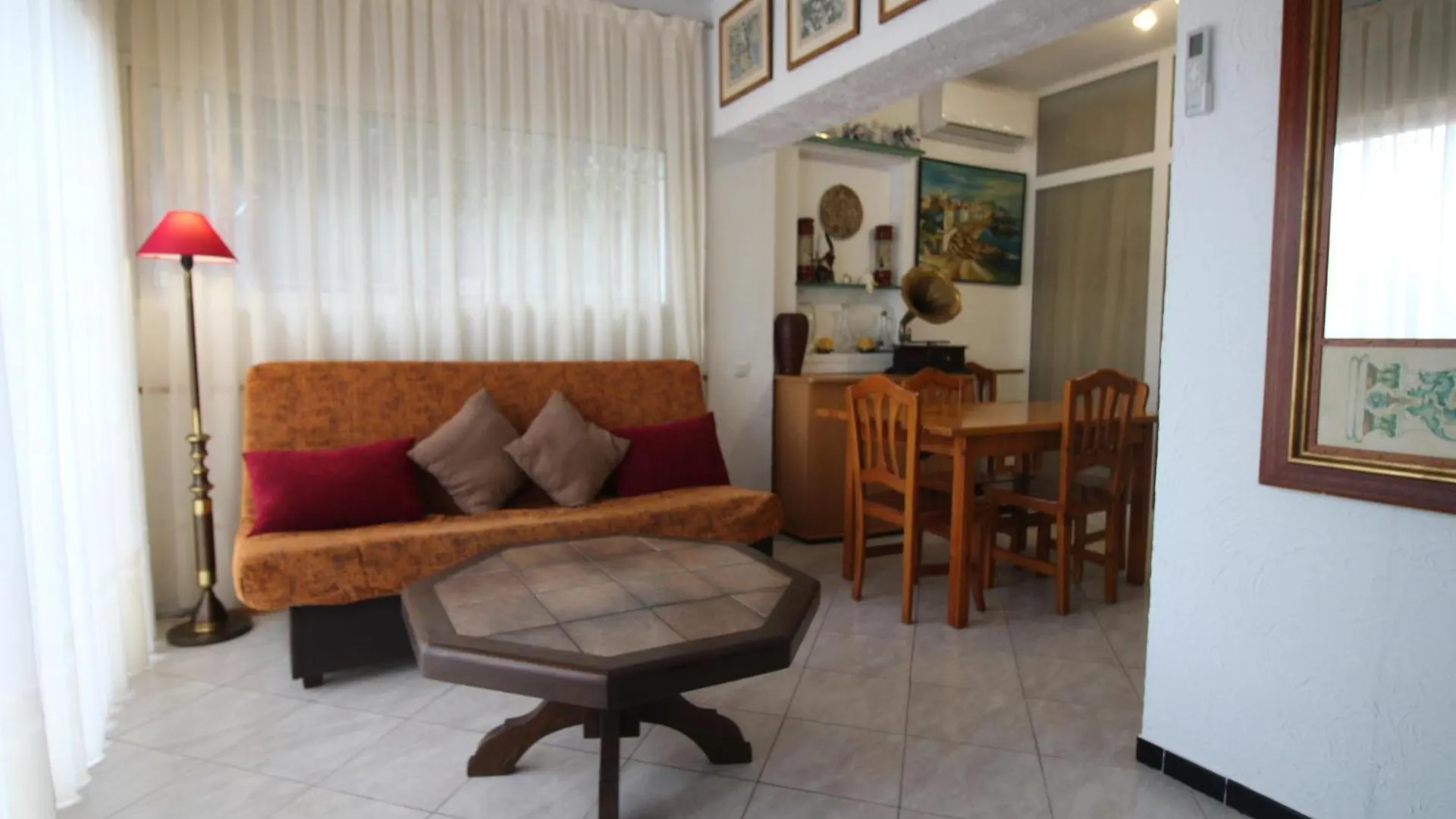Grifeu 4 - Apartamento Situado Muy Cerca De La Playa De Cap Ras, Para 4 Personas - Es-228-194 Llanca Spain