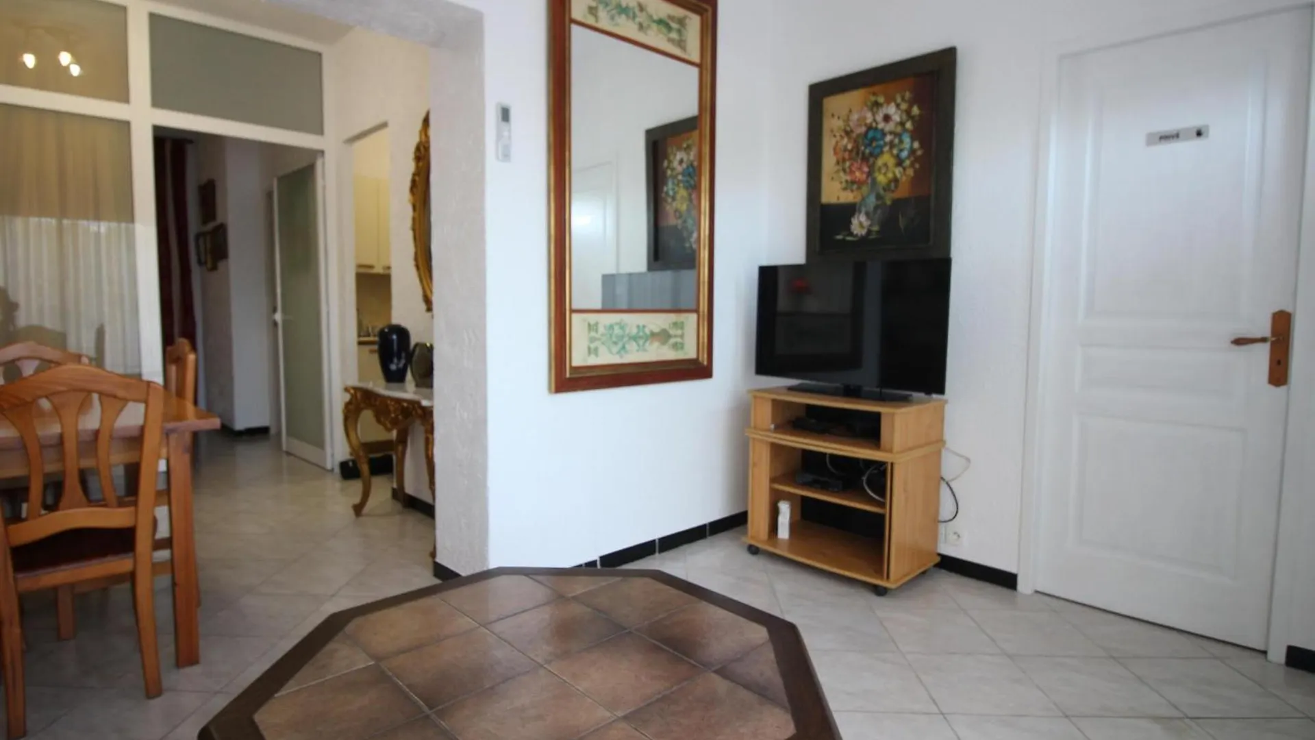 Grifeu 4 - Apartamento Situado Muy Cerca De La Playa De Cap Ras, Para 4 Personas - Es-228-194 Llanca 0*,  Spain